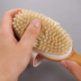 Brosse pour le dos en bois avec manche